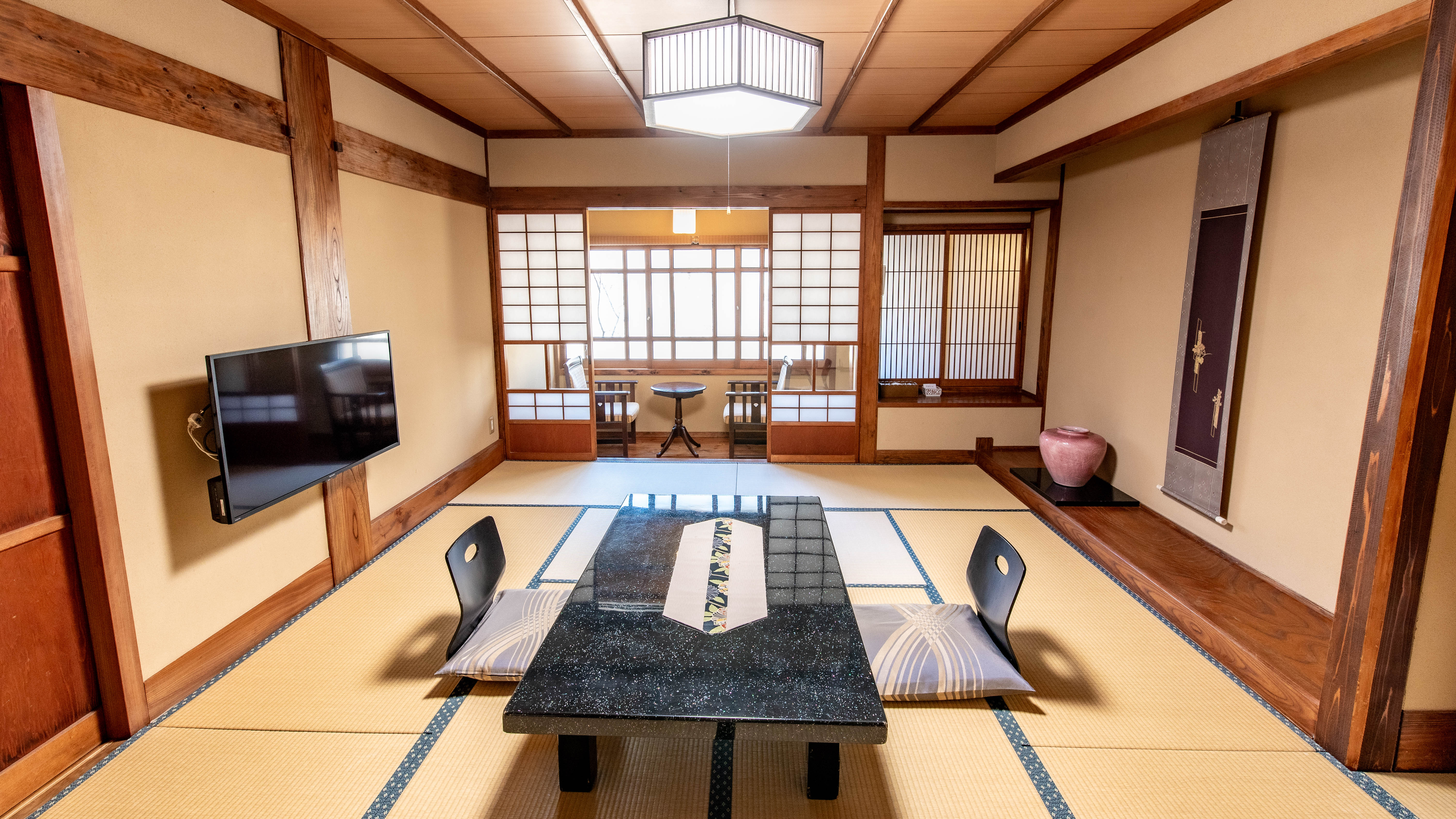 風月｜内風呂・10畳・14畳＋ベッドルーム（ツインベッド）