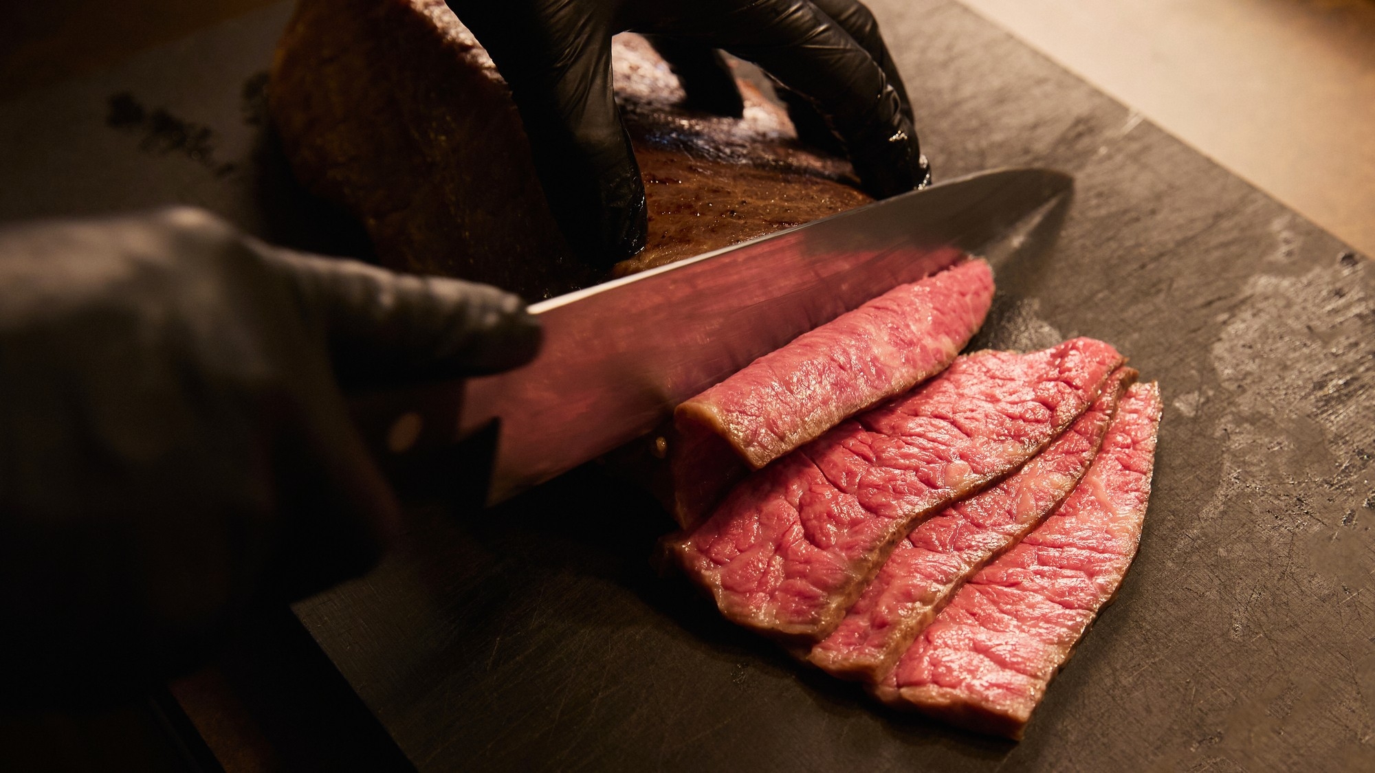 【夕朝食付き】30分毎に肉料理が登場！新生“劇場型”ビュッフェで贅沢な美食旅（夕食19：30〜）