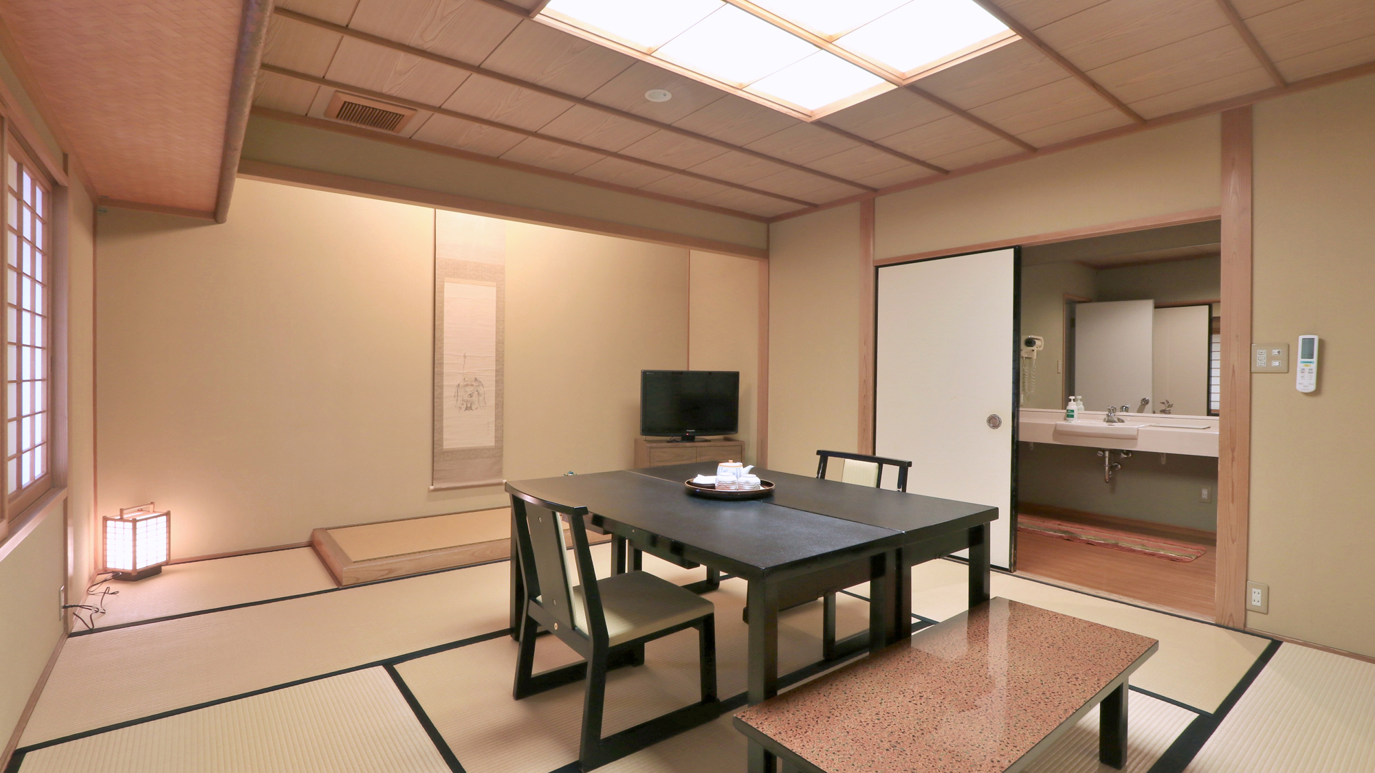 【客室】和室8畳