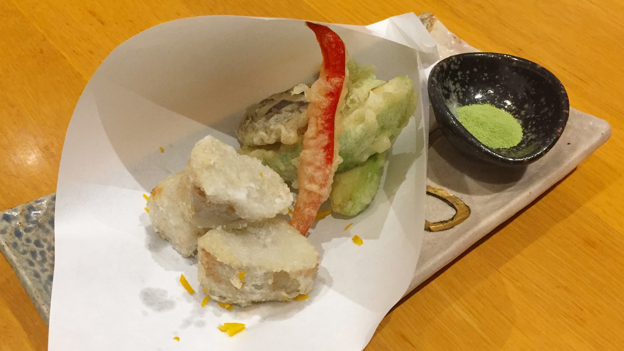 *【夕食一例】天ぷら盛り合わせ。アボカドやパプリカなど創作メニューもあります。