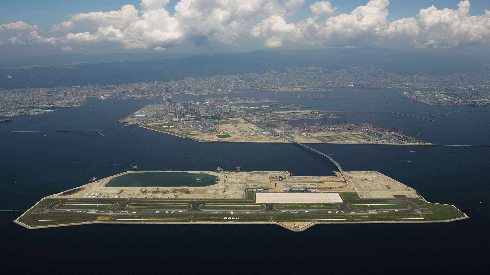 ◆神戸空港（当館から車で約15分）