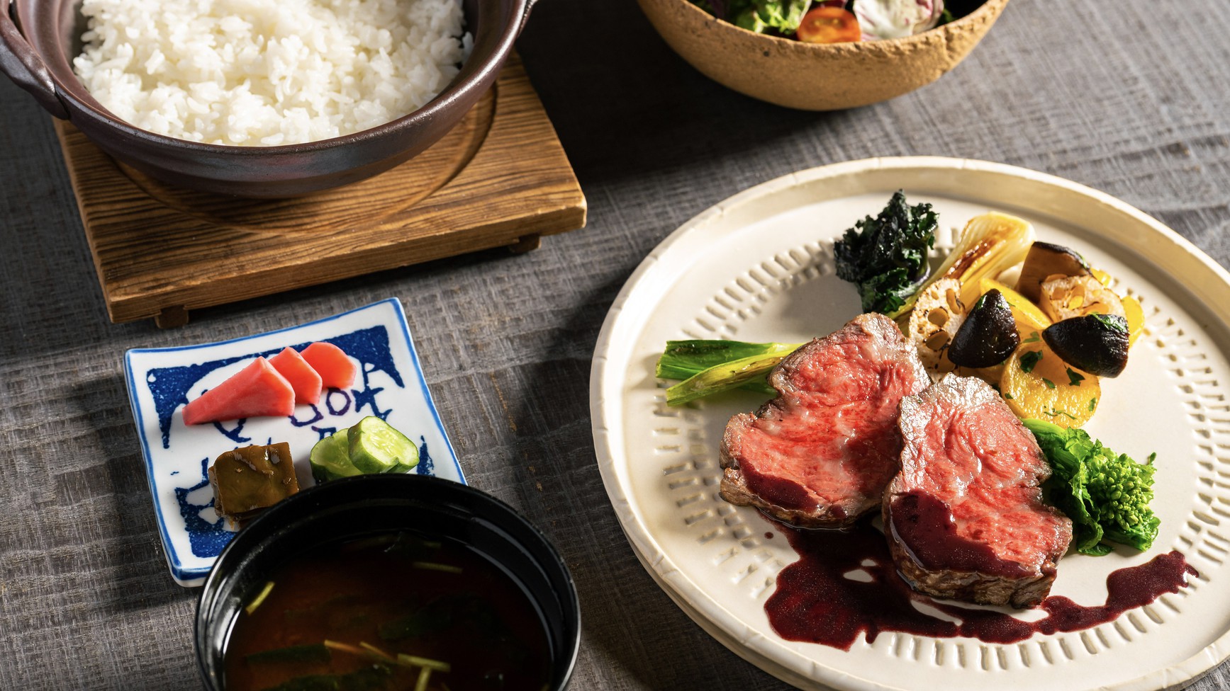 気軽に愉しむ山里の一夜 ステーキの夕餉〈2食付〉