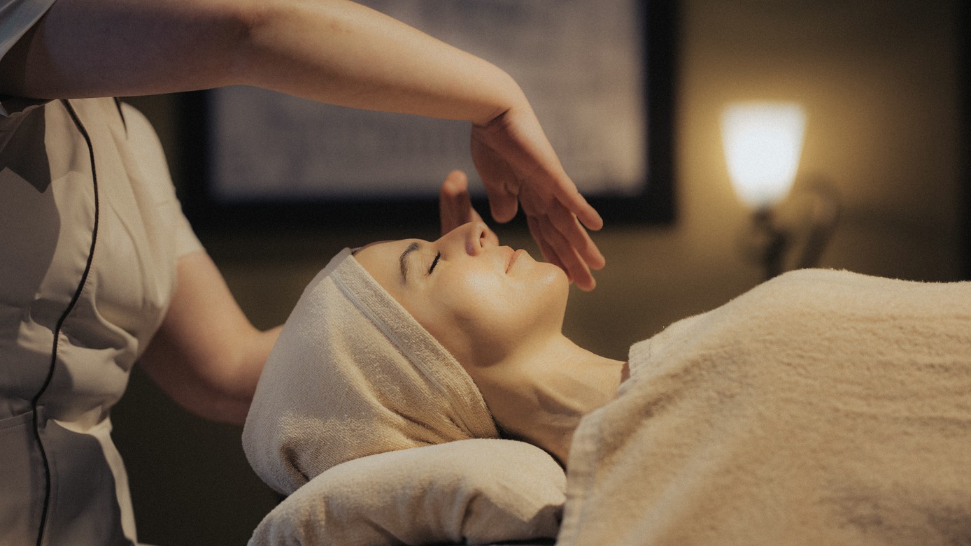 アロマテラピーと温泉で最高のリラクゼーションを【1泊2食付きプラン】