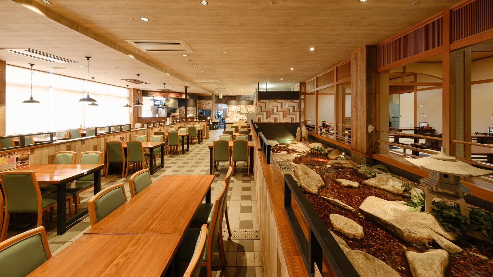 ≪お食事券1500円付≫朝は和朝食、昼or夜は人気の館内レストランで洋食を楽しもう【朝食付き】