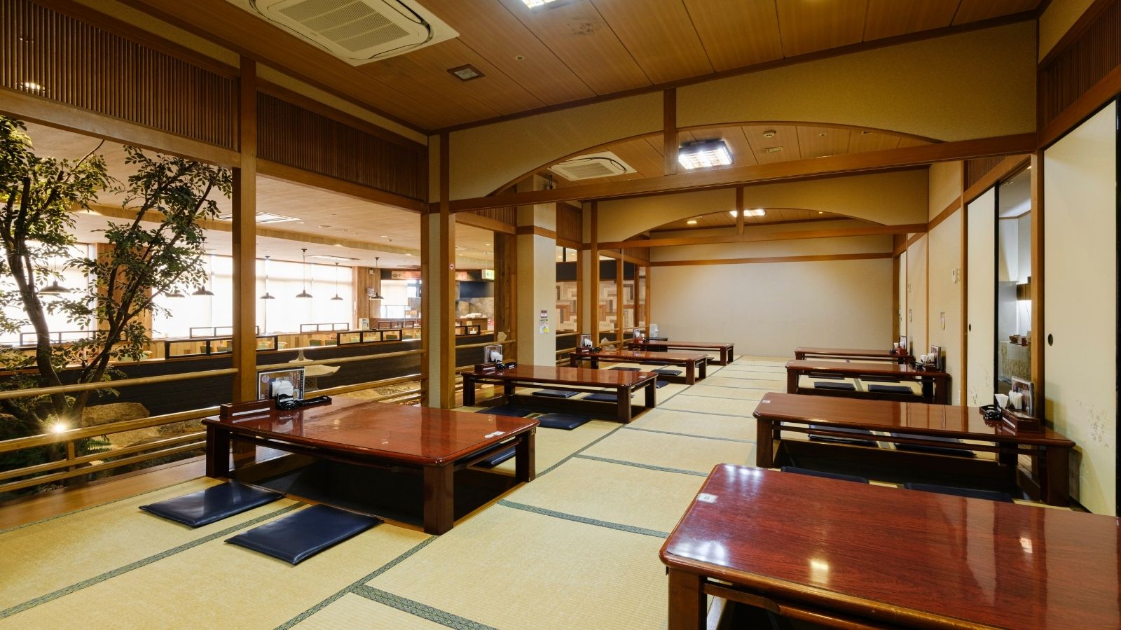 ■レストラン熊野川
