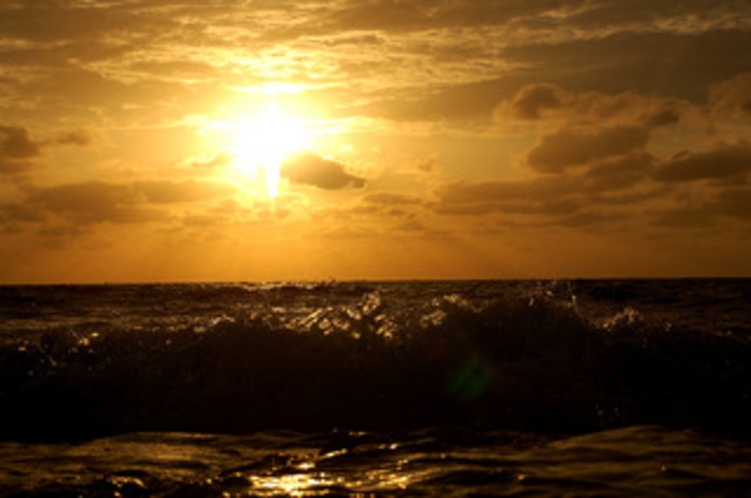 長間浜の夕陽スポット