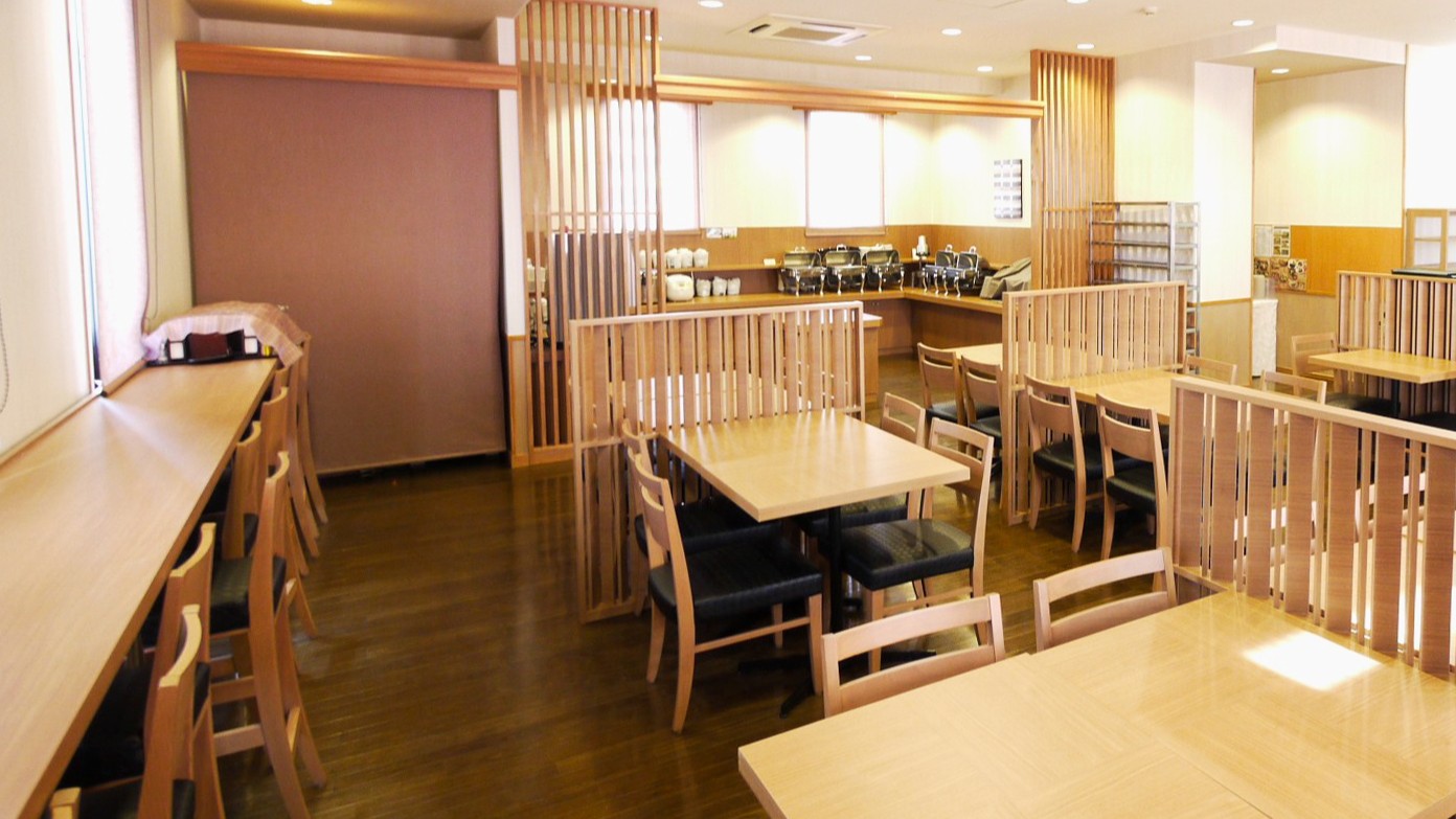 【レストラン】朝はバイキング形式、夜は定食や居酒屋メニューをご用意。