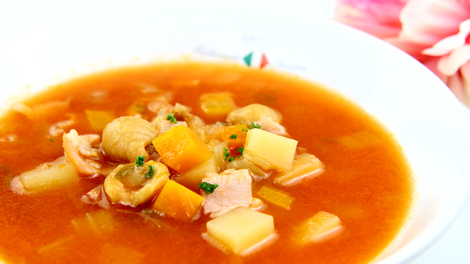 夕食◆季節の野菜をふんだんに使用したスープ