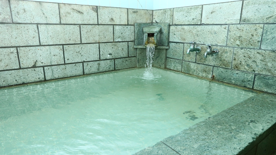 温泉内風呂◆首都圏からのアクセスも便利で毎日多くの観光客で賑わう熱海。熱海の温泉には美肌効果がありま