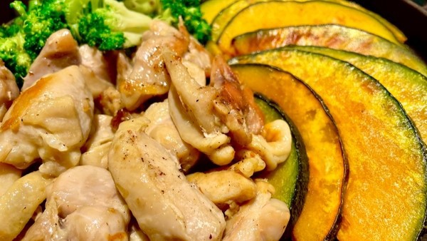 ◆ご当地メニュー【鶏の鉄板焼き】