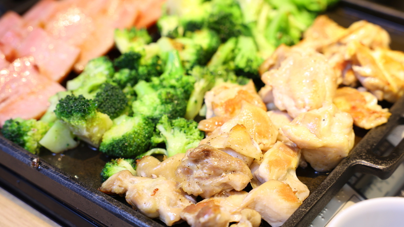 ◆ご当地メニュー【鶏の鉄板焼き】