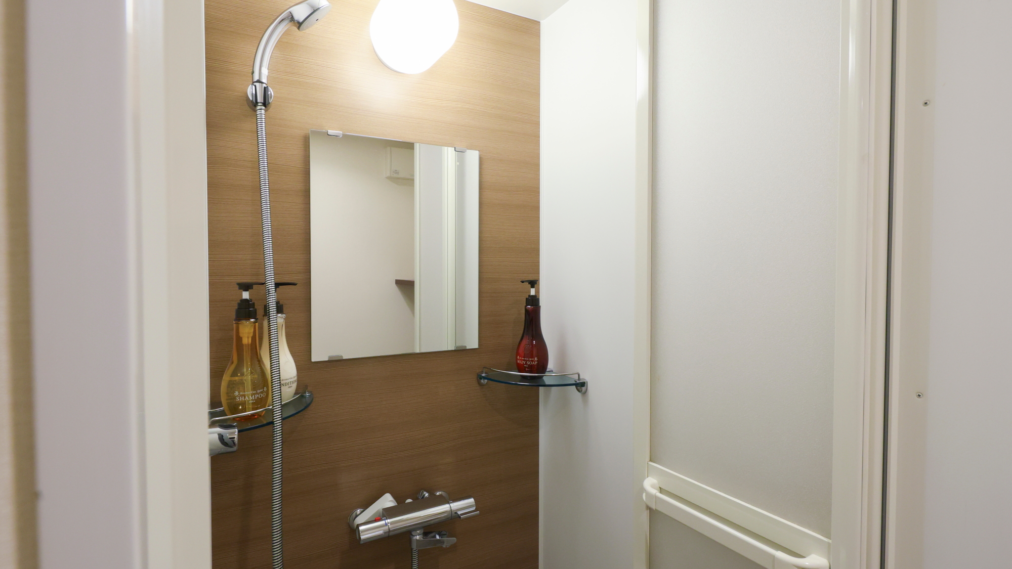 ◆シャワーブース (ダブル・ツインルーム(シャワーブース付)