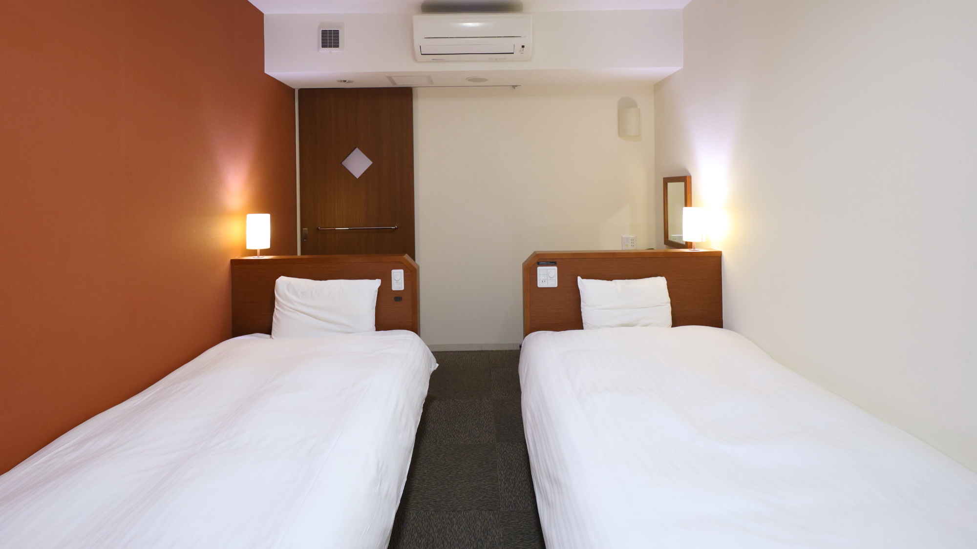 ◆ツインルーム (ユニットバス付)20.5平米～20.8平米(ベッド幅110cm&times;205cm&times;2台)