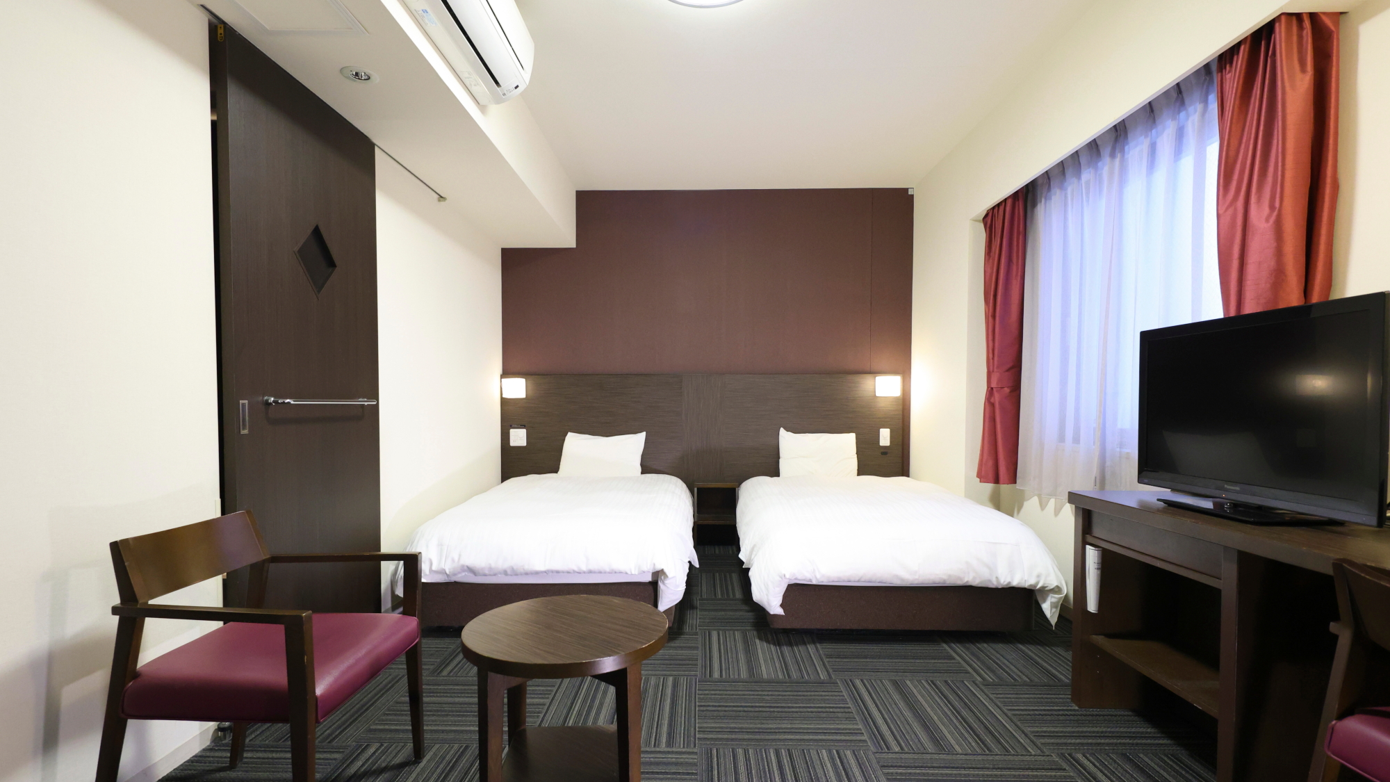 ◆和洋室34.4平米～35.6平米 (ベッド幅100cm&times;195cm&times;2台+和布団2組)