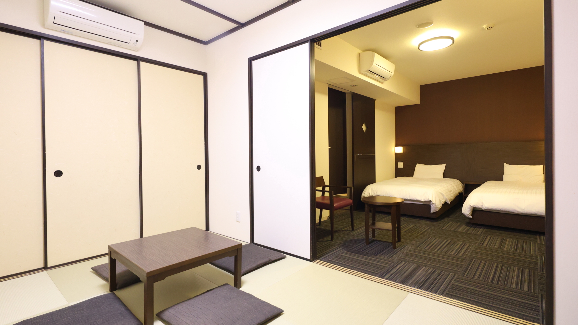 ◆和洋室34.4平米～35.6平米 (ベッド幅100cm&times;195cm&times;2台+和布団2組)