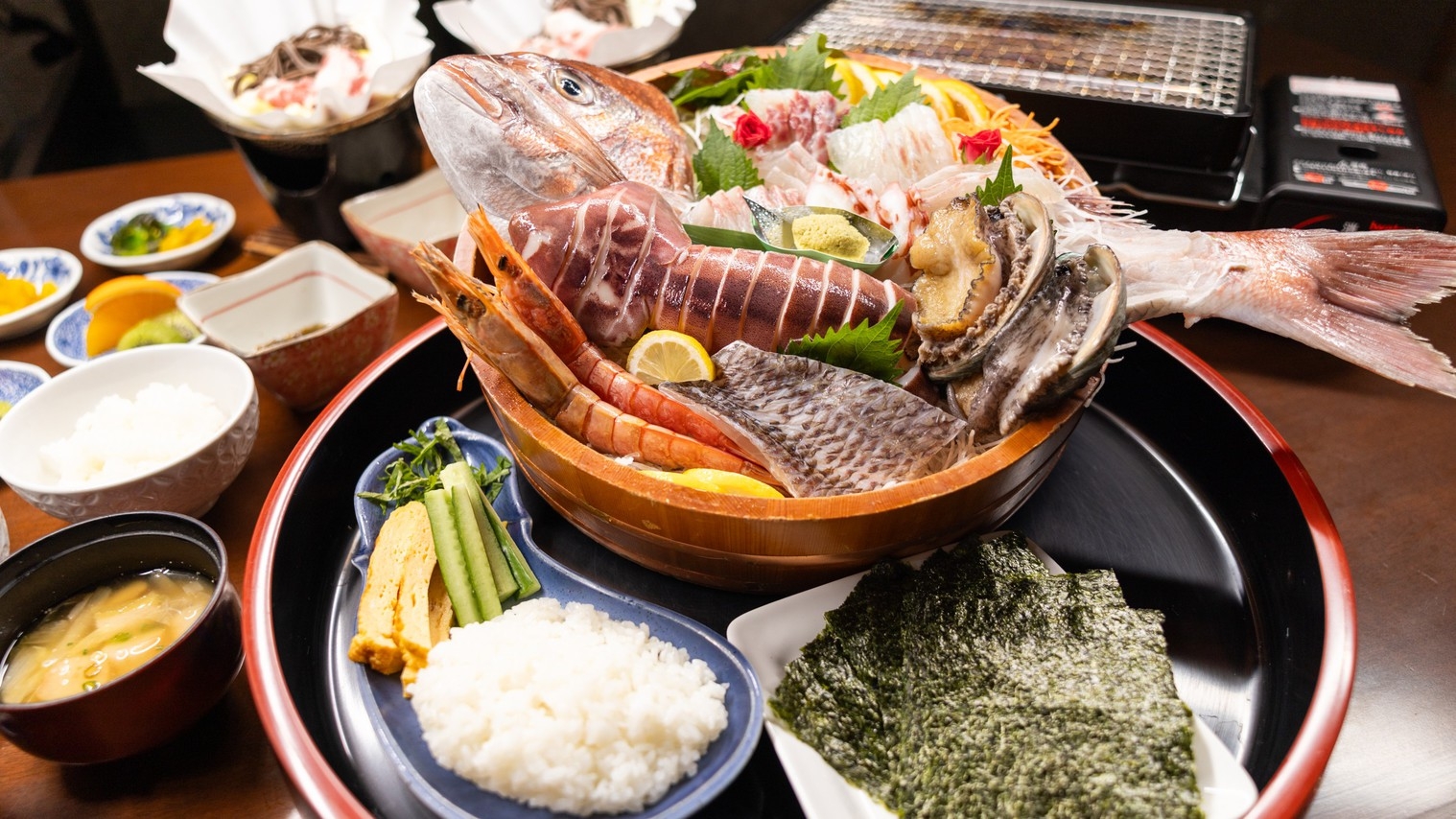 【初めての岬亭★浜焼き会席】活アワビやエビなどの卓上浜焼☆お刺身盛は手巻き寿司にもできて楽しみ倍増♪