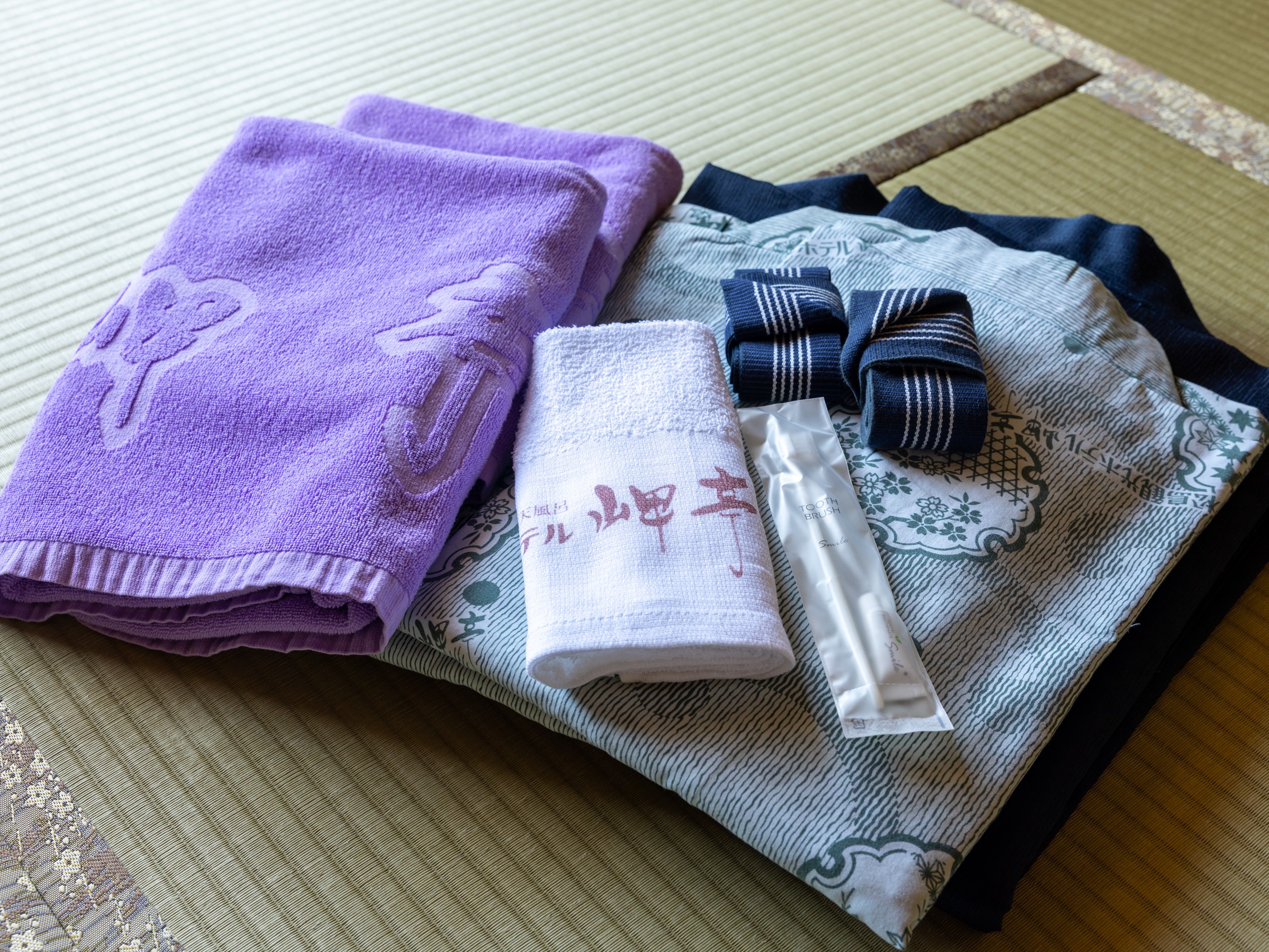 【客室アメニティ】浴衣、袢纏、バスタオル、フェイスタオル、歯ブラシ