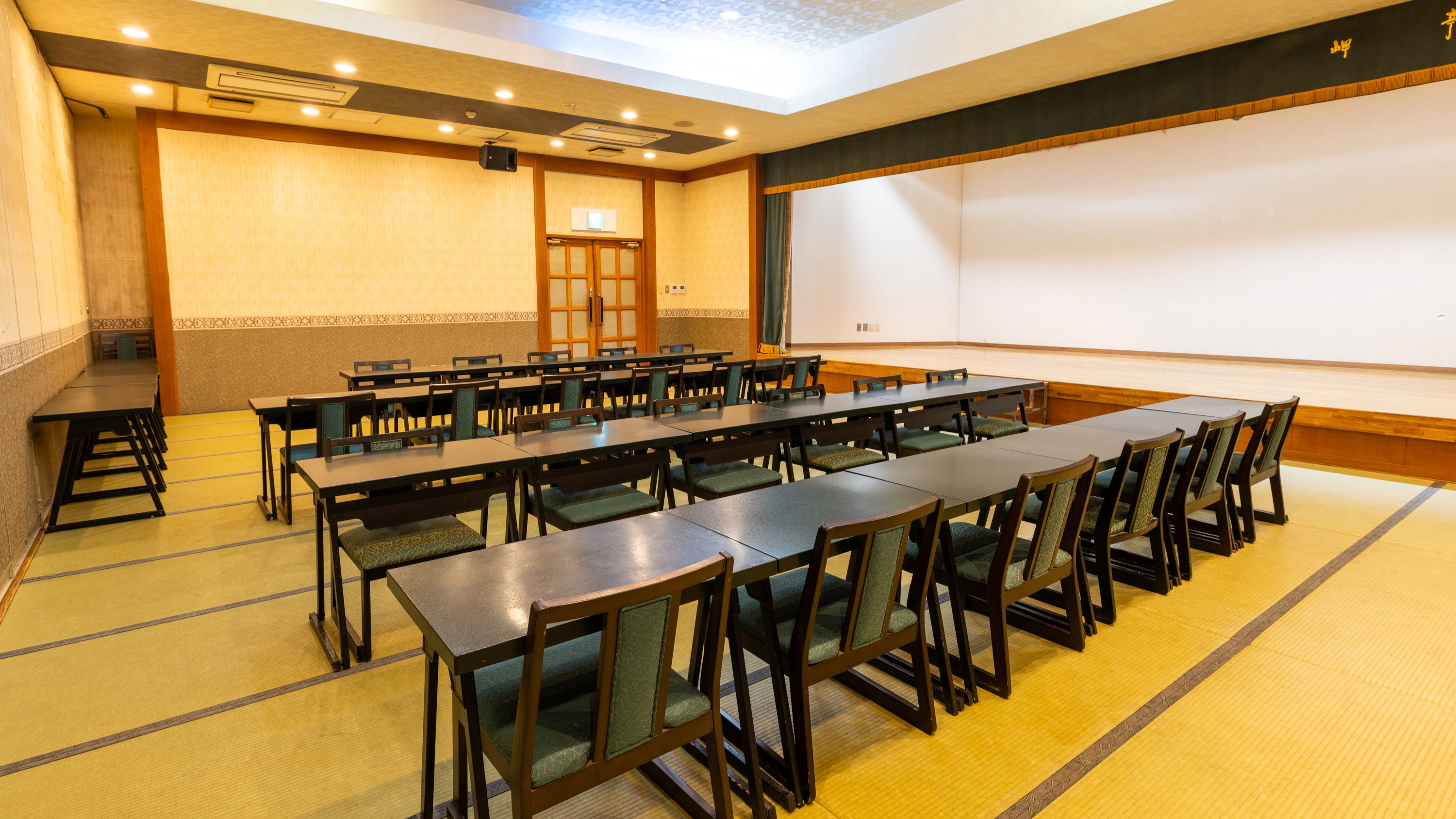 【食事会場】イメージ（グループ）