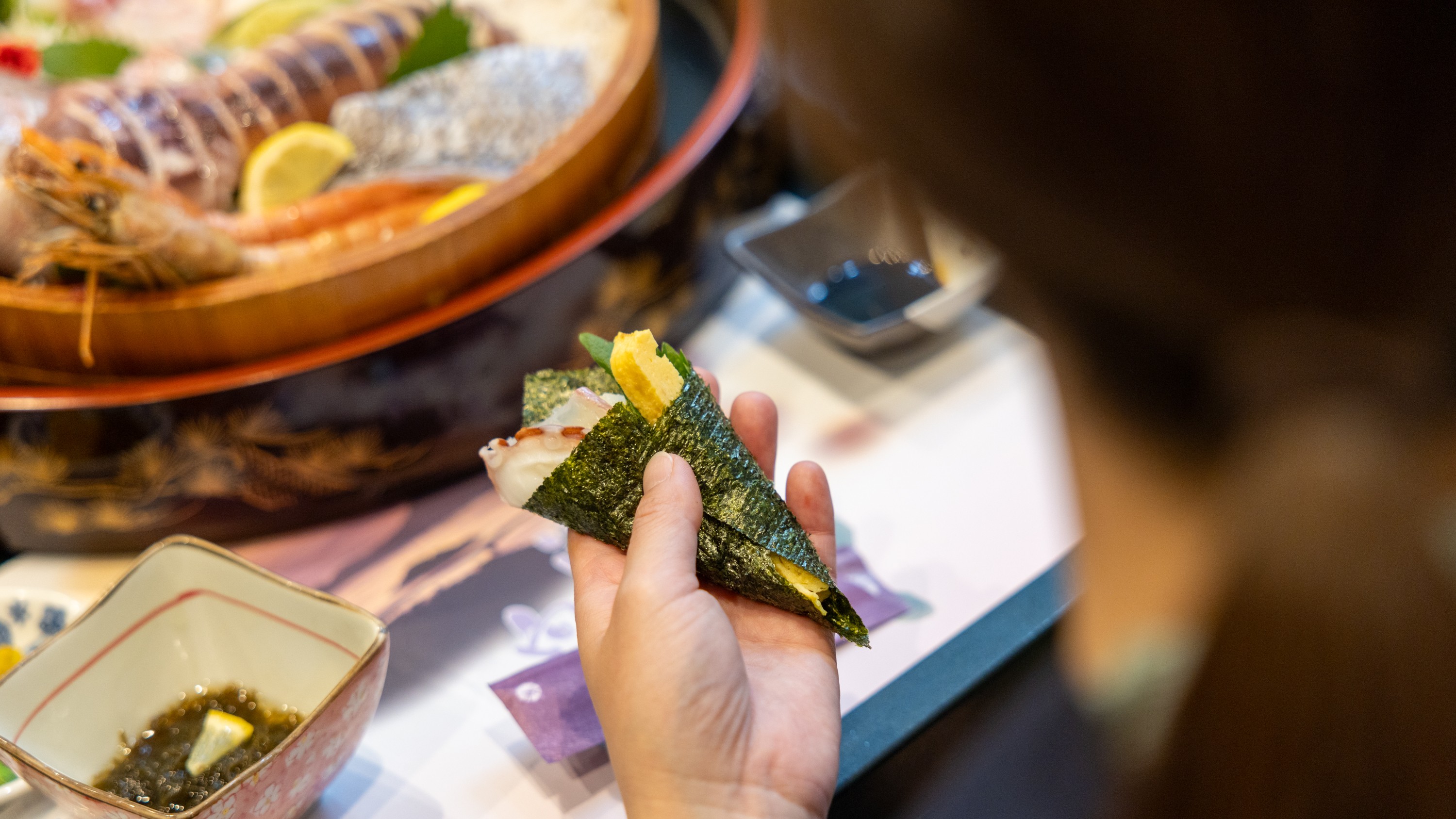 【浜焼き】桶盛りのお刺身を手巻き寿司に♪