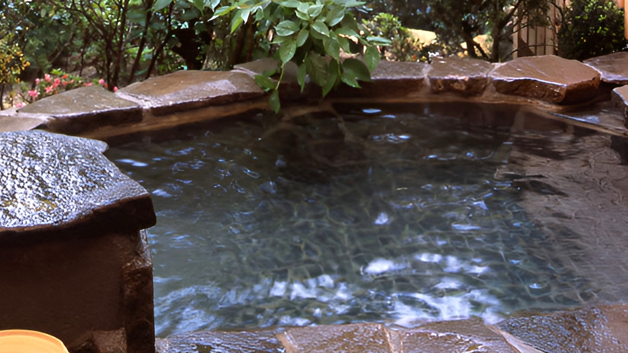 【貸切露天風呂】「すみれ」誰にも気兼ねせずにゆっくり入浴したいという方におすすめ♪