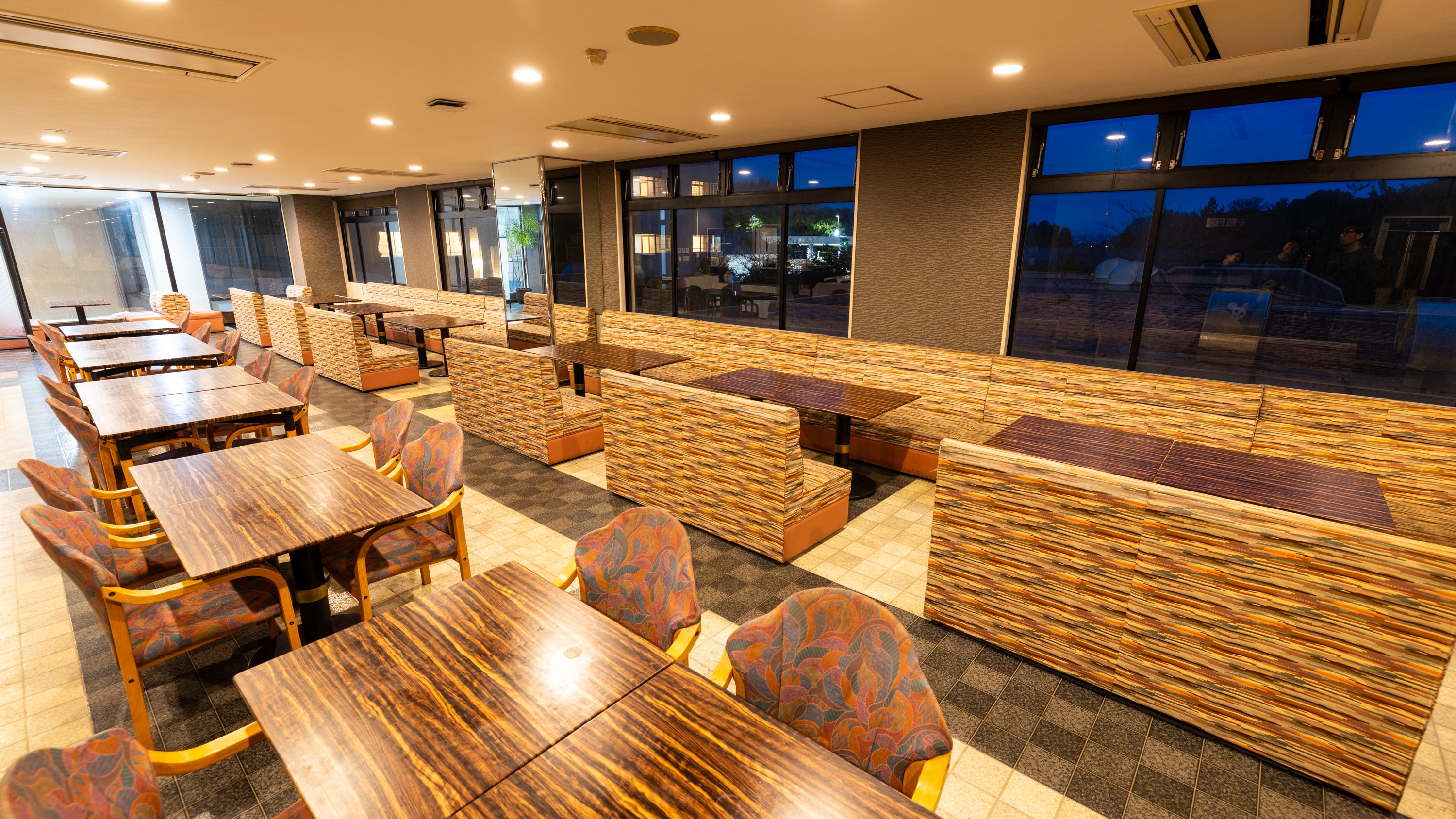 【食事会場】オリオン