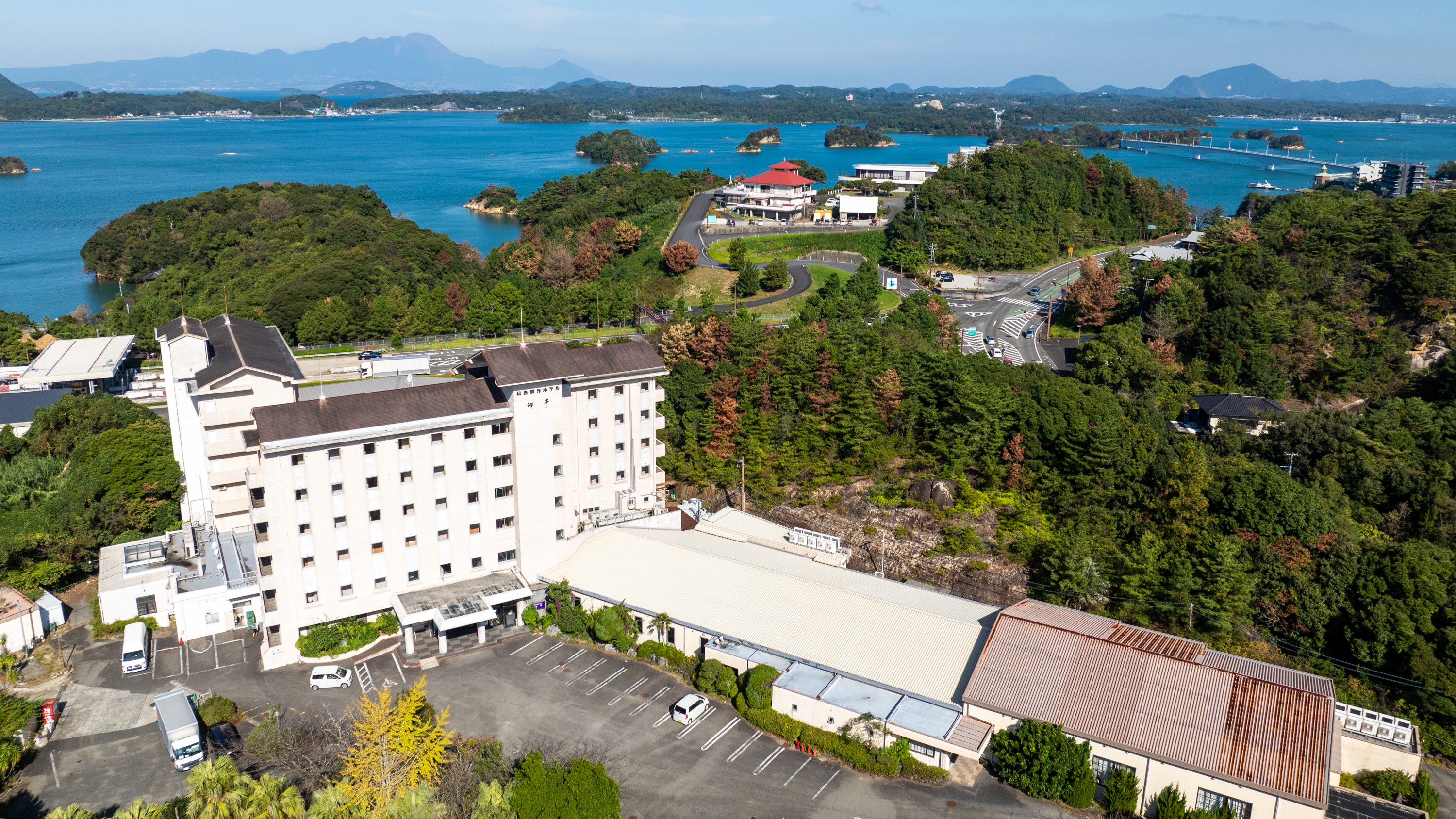 【外観】海や島を望む好立地