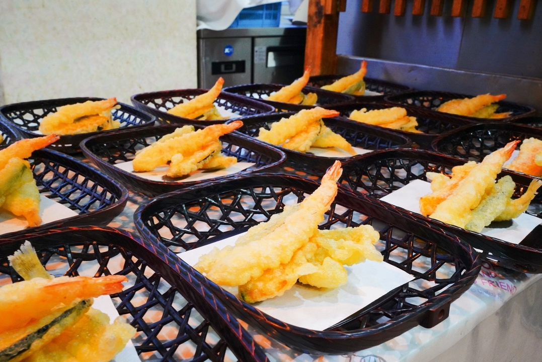 【食べ飲み放題付きプラン】1泊2食★刺身＆浜焼き＆寿司♪和洋中80品バイキングプラン※蟹食べ放題無し