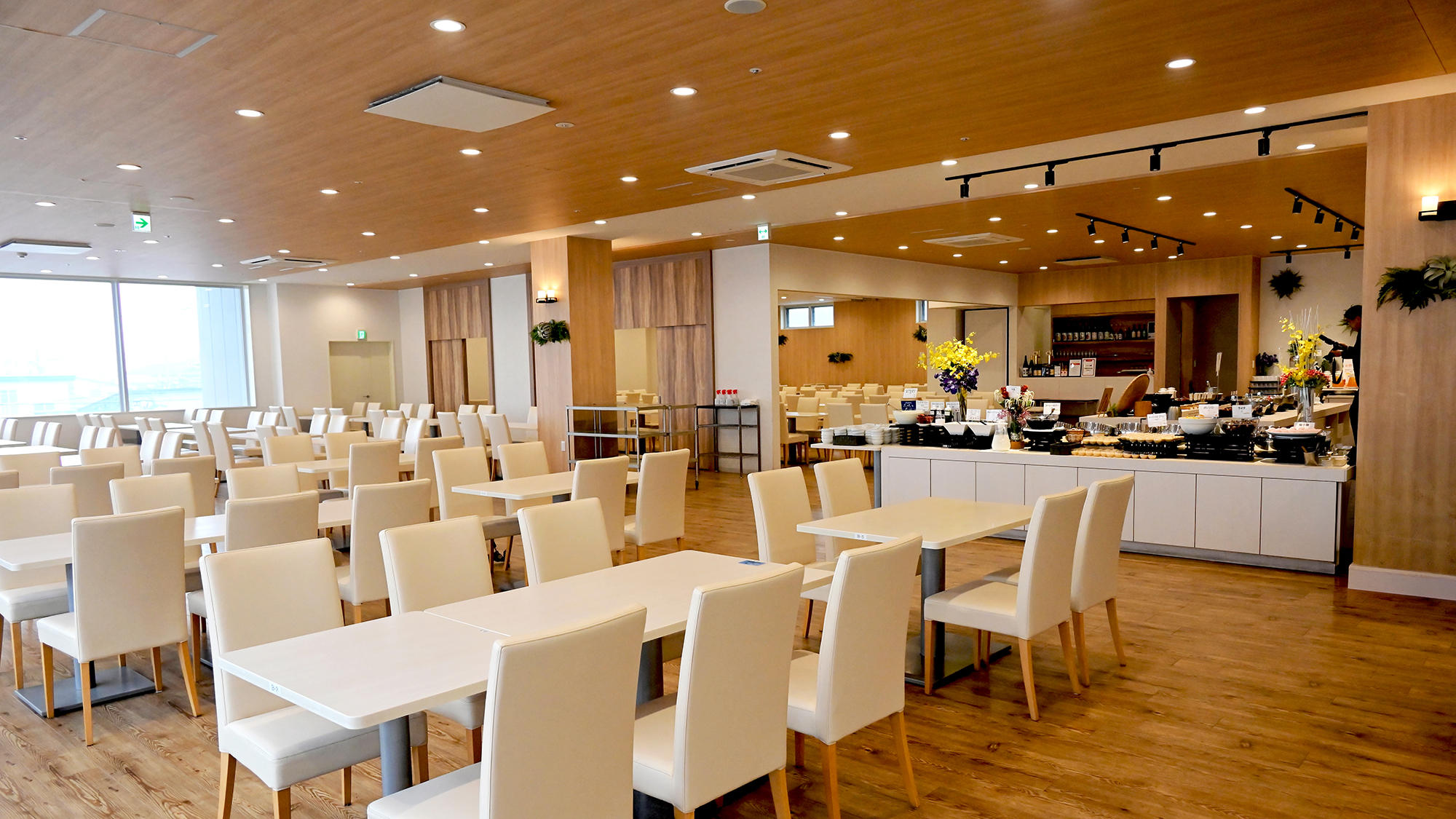 【レストラン】心地よい空間で、一日の始まりにふさわしい朝食時間