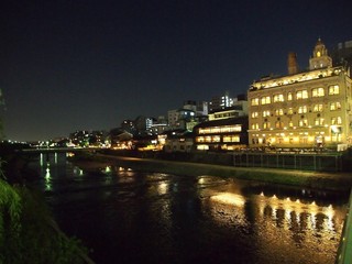 鴨川納涼床・四条南