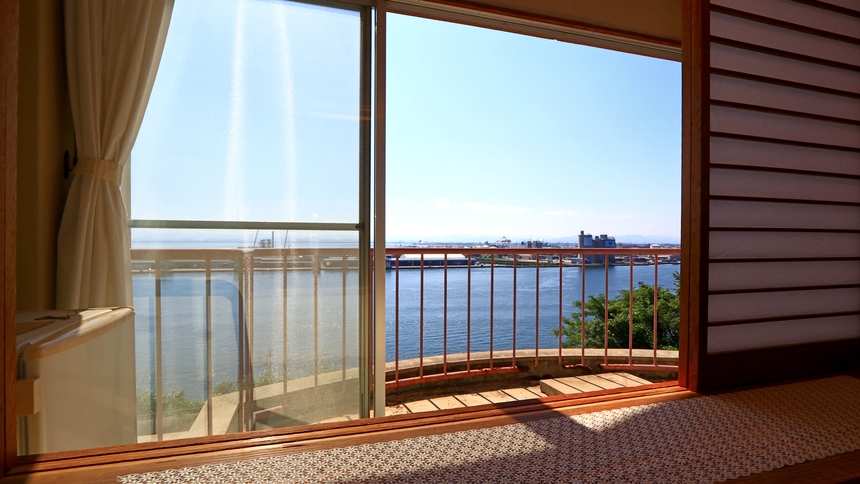 【素泊まり】美保湾・大山が一望できるオーシャンビューのお部屋でゆったり寛いで下さい。シンプルステイ