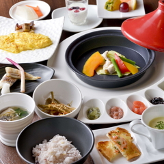 【ご朝食一例】〜「虎杖浜たらこ」をはじめ、 北海道ならではの新鮮な食材をご用意いたします〜