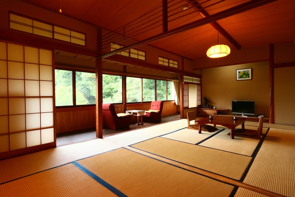 【素泊りプラン】『日本一の総檜風呂 千人風呂』を24時間心ゆくまで♪創業１５０年の癒しの温泉宿へ♪