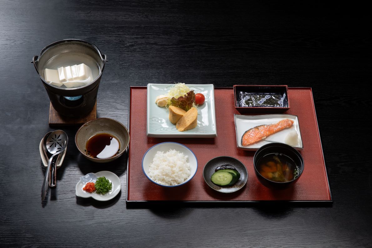 【朝食付きプラン・禁煙】夜はお外でお好きなものをお召し上がりください♪