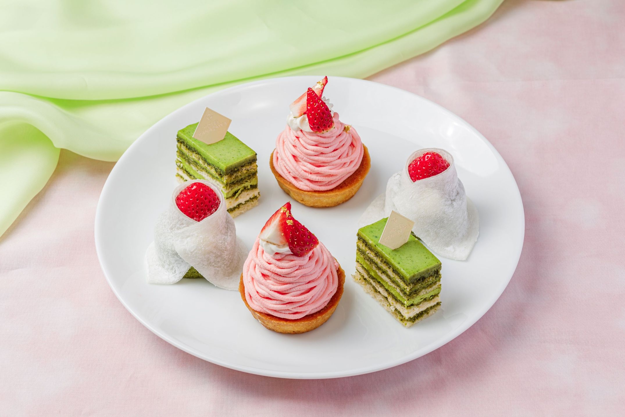 【アフタヌーンティー】春の金沢で麗らかな時間！「いちご×抹茶」を楽しむアフタヌーンティー（朝食付）
