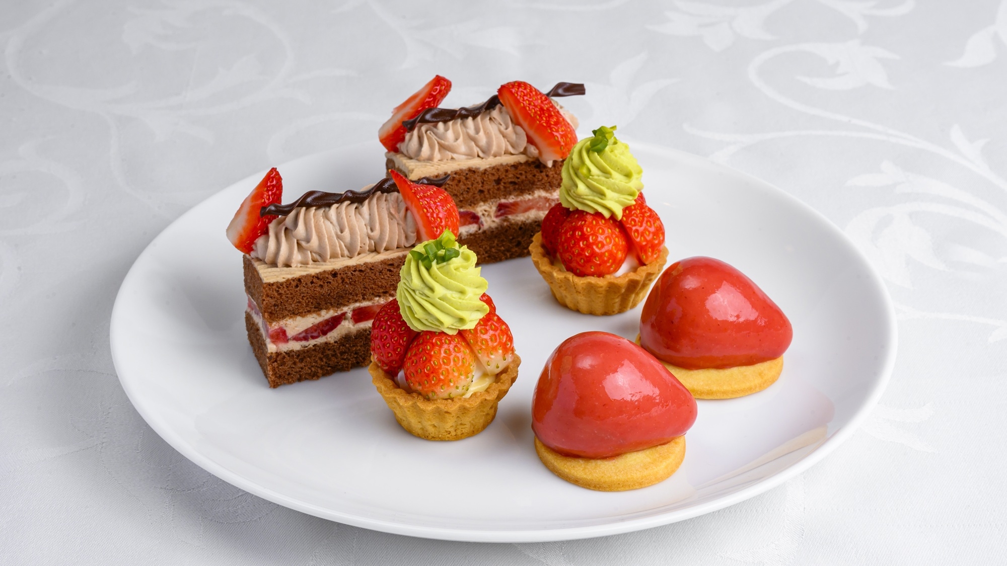 【アフタヌーンティー】旬のいちごが主役！いちご香る冬のアフタヌーンティー（朝食付き）