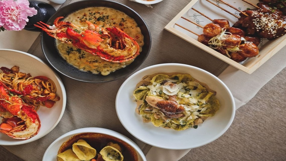 アップ & アボーヴ「屋台グルメ弁当」