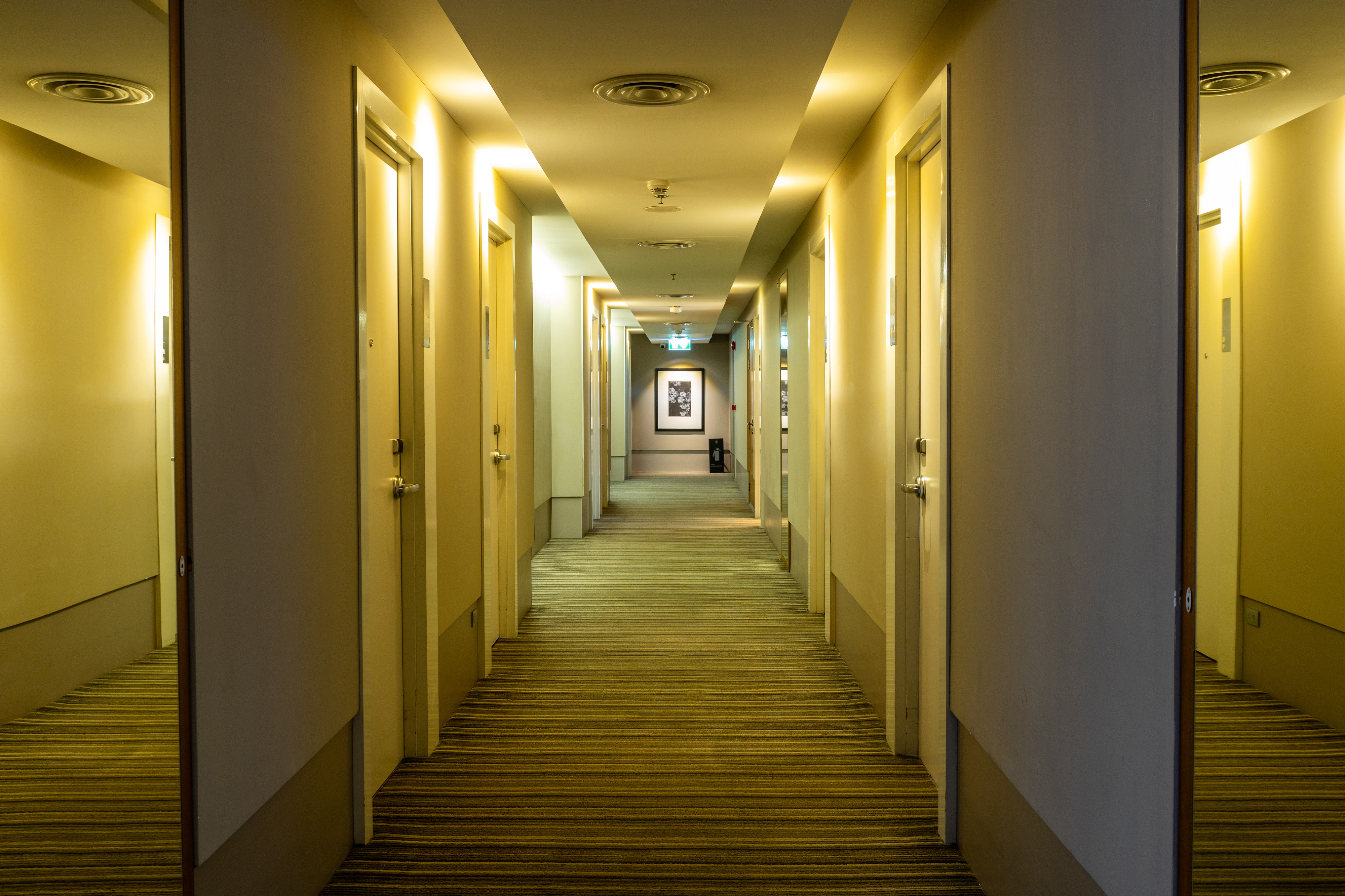 LiT BANGKOK Hotel - Corridor