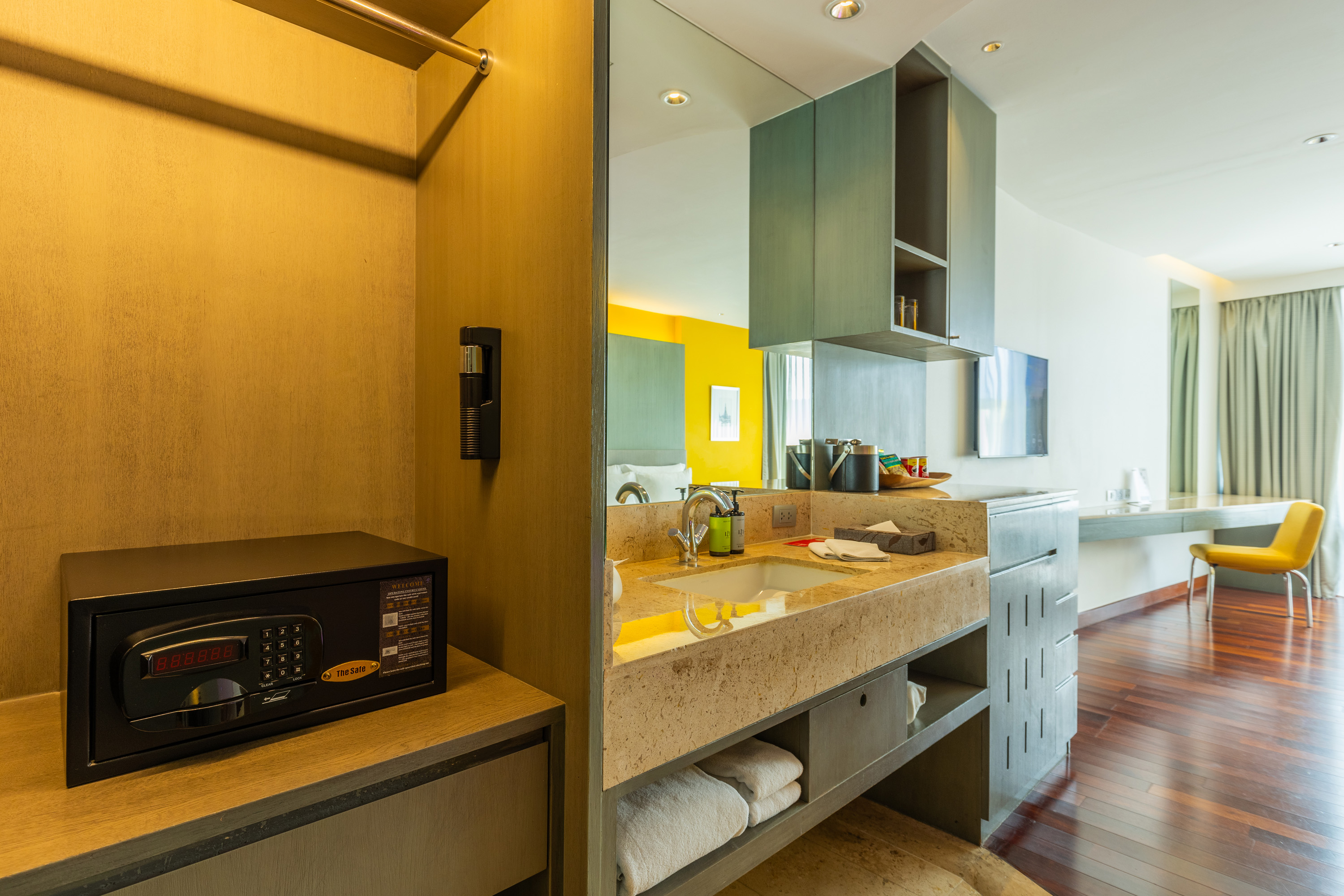 Extra Radiance Room