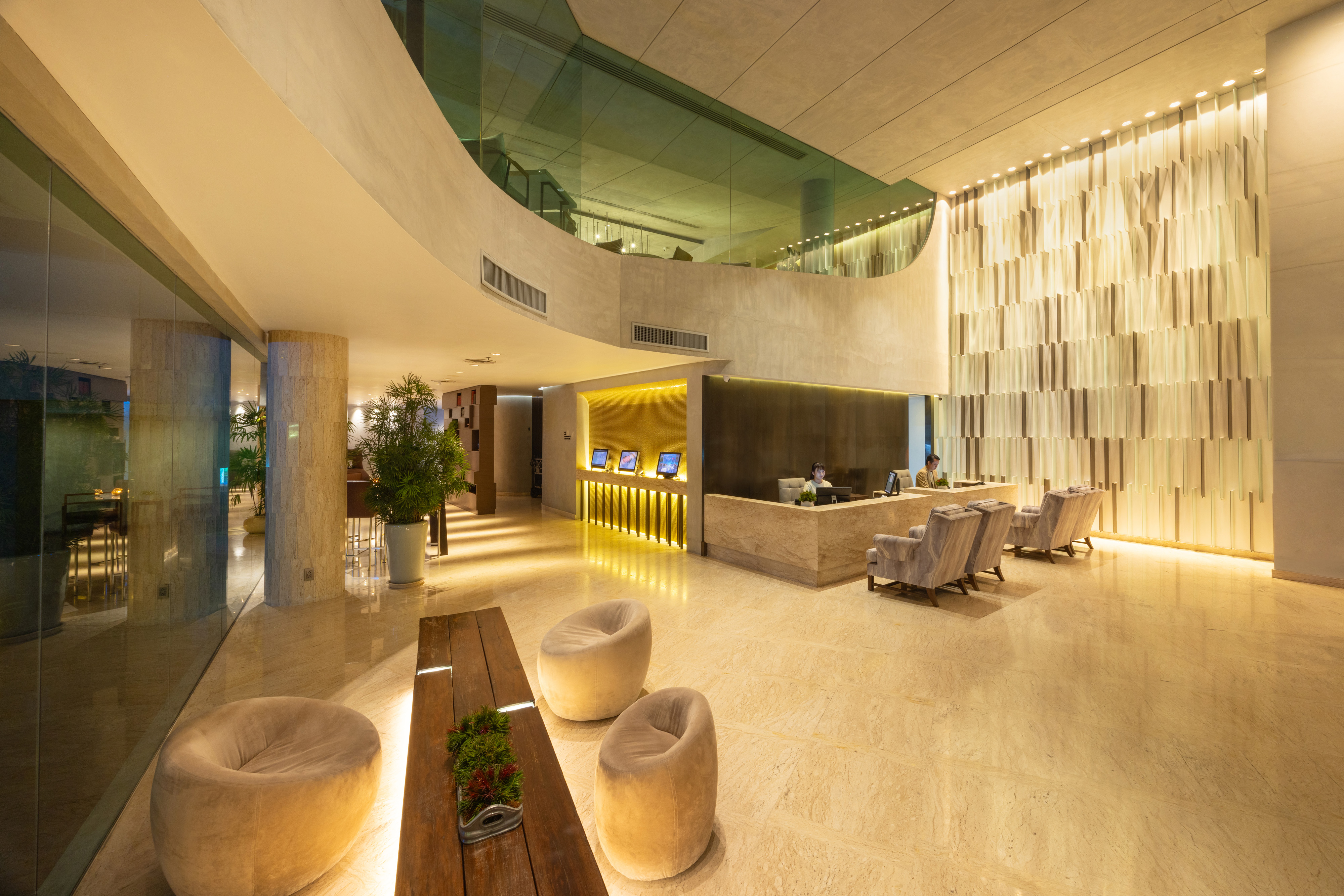 LiT BANGKOK Hotel - Lobby