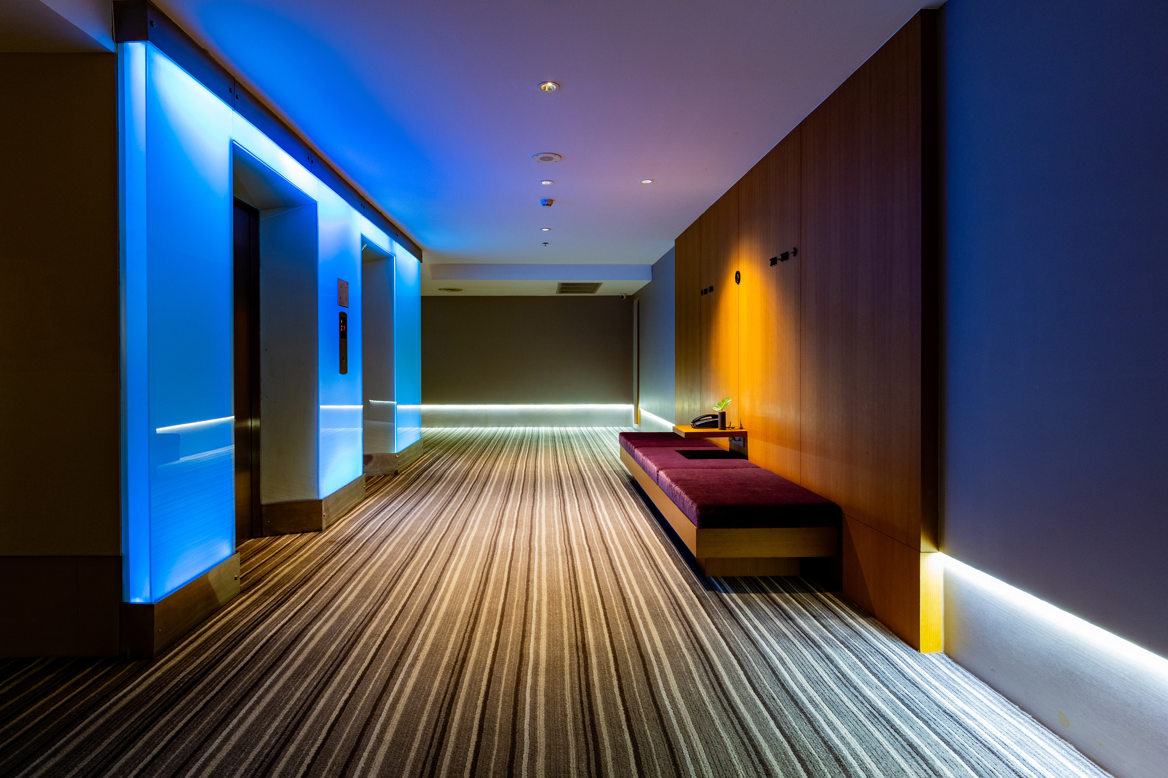 LiT BANGKOK Hotel - Corridor