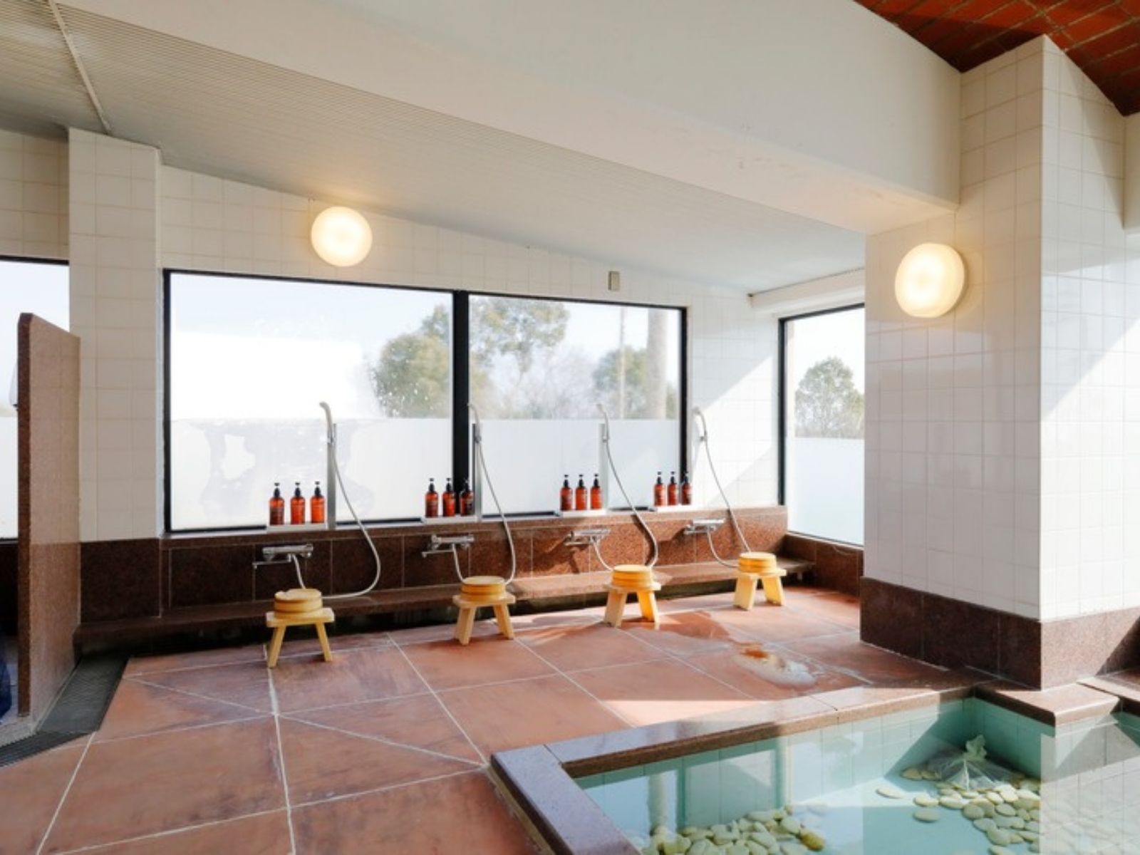 【男性用大浴場（クアハウス内）】洗い場