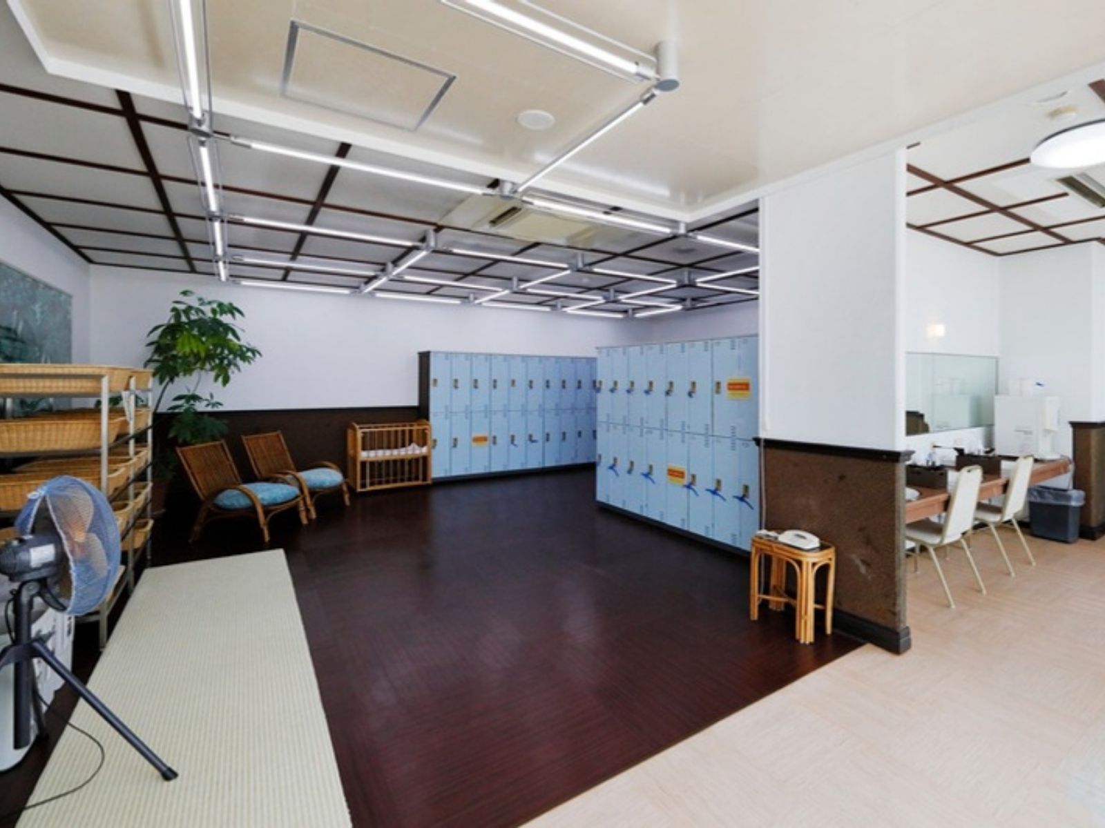 【男性用大浴場】脱衣所