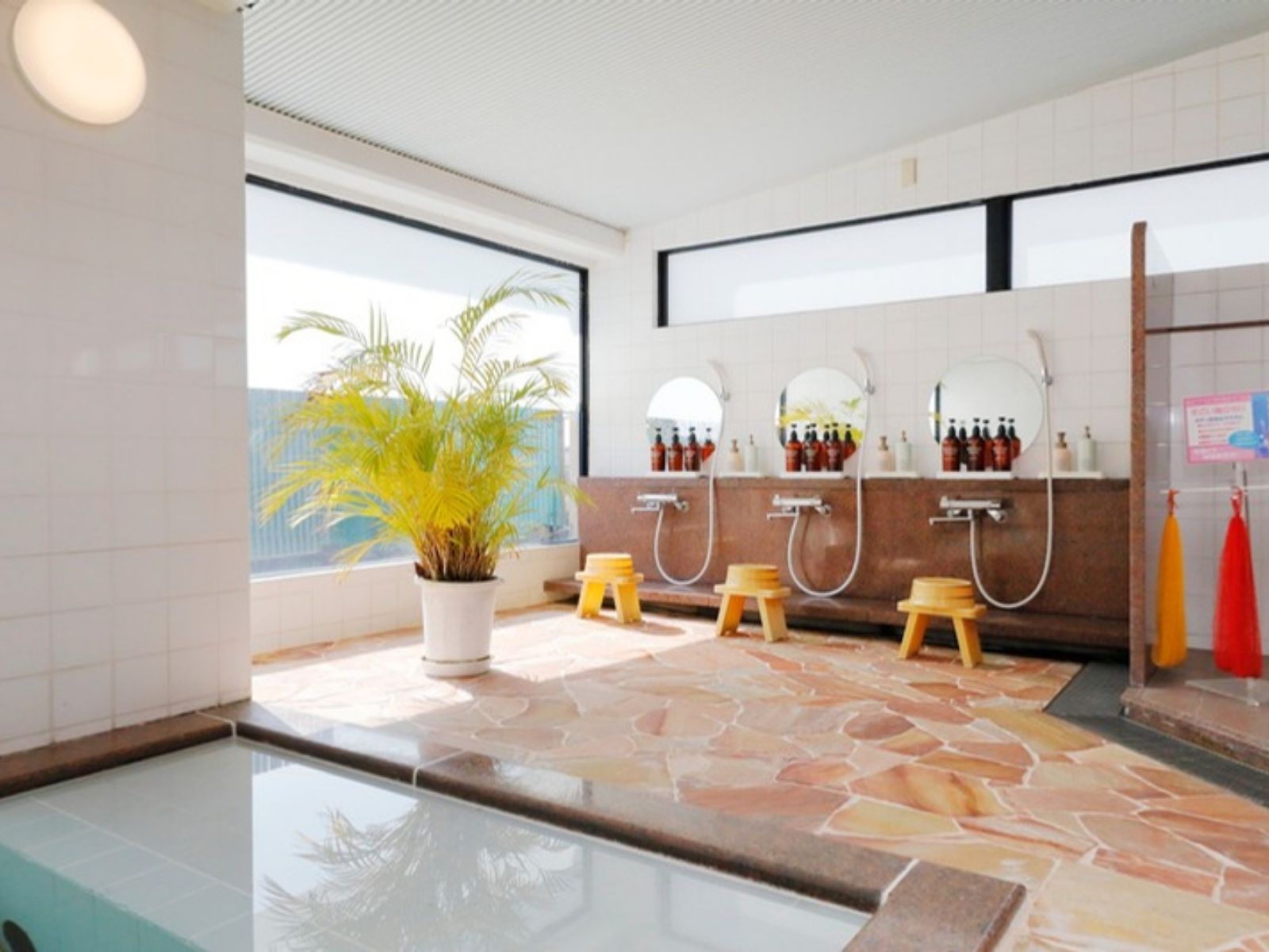 【女性用大浴場（クアハウス内）】洗い場2