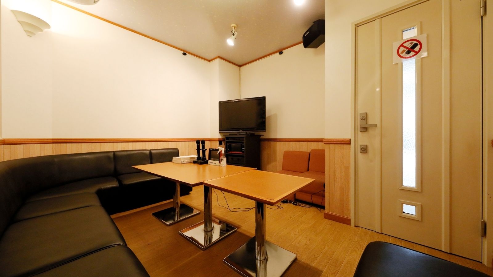 【カラオケ（クアハウス内）】仲間と楽しみましょう！