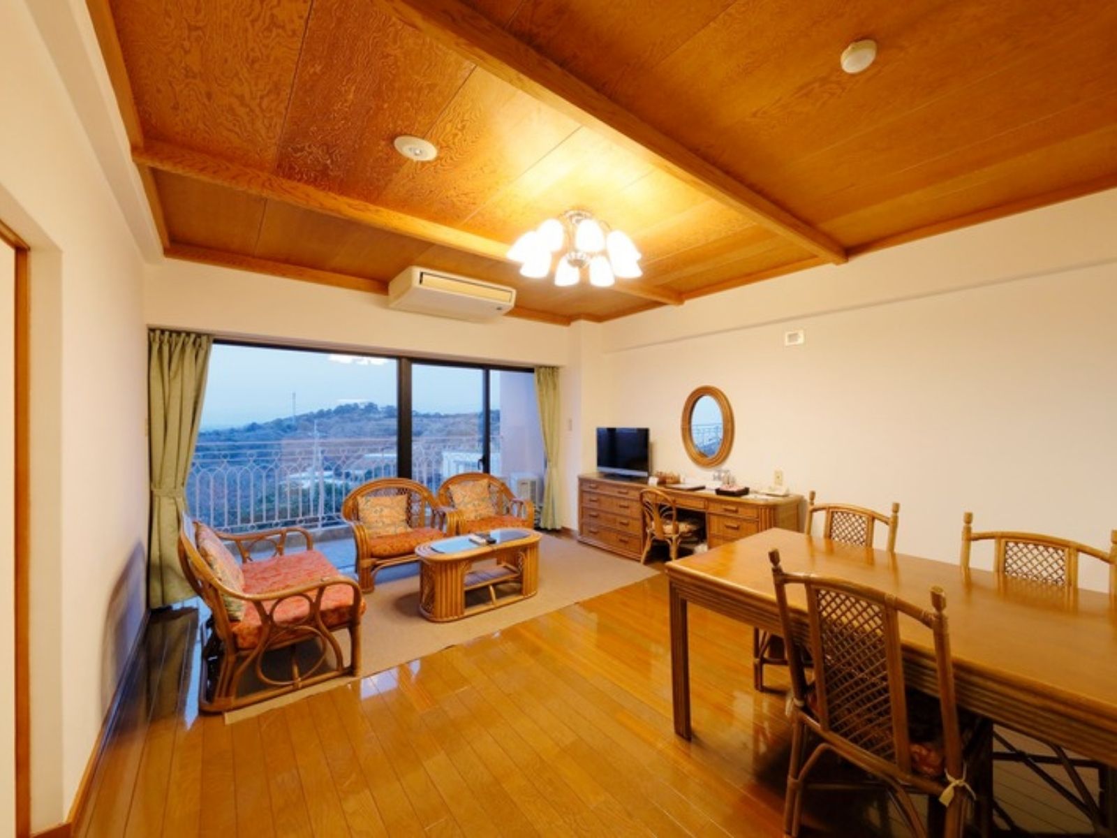 【60平米・海側】本館デラックスルーム