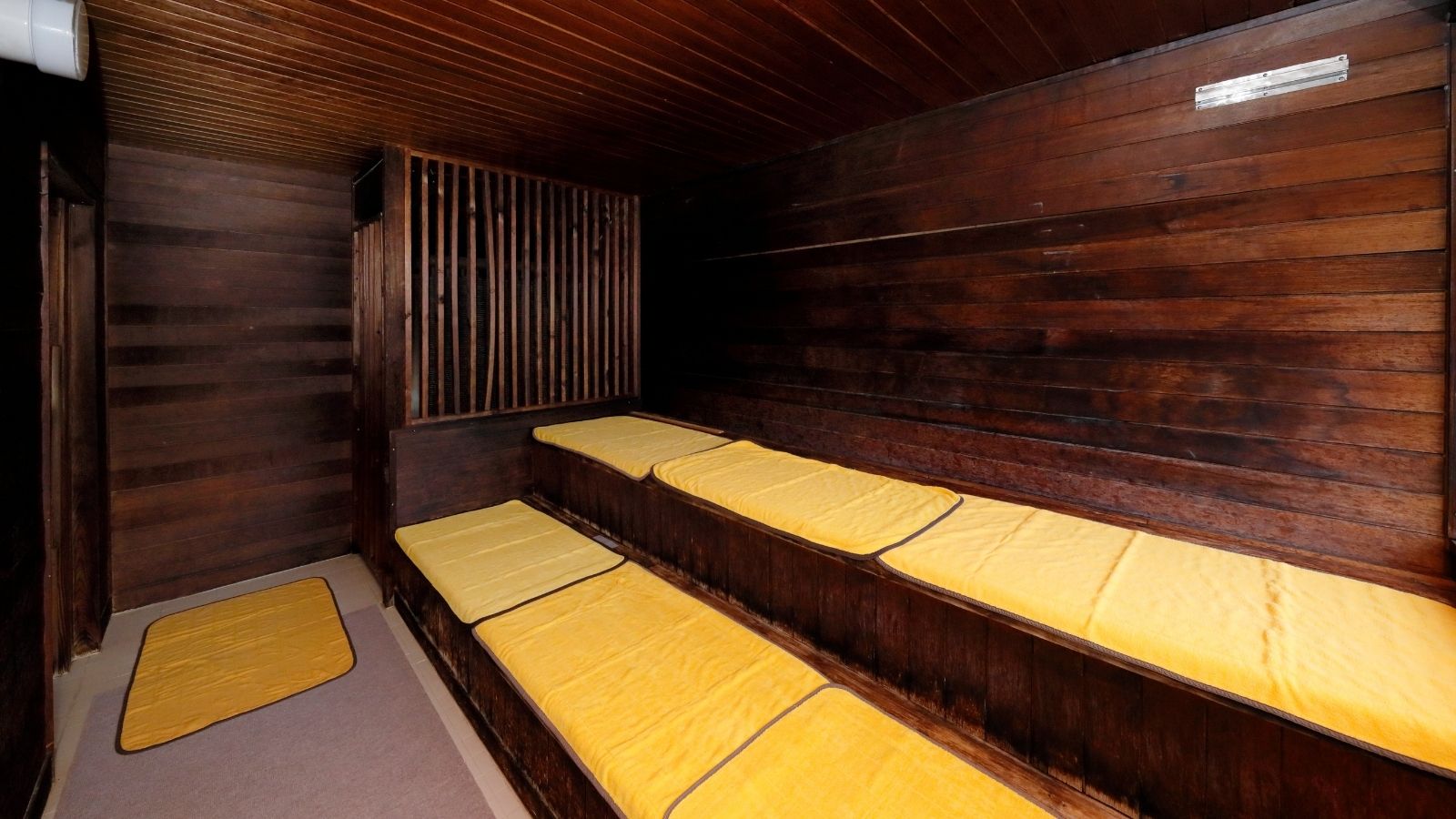 【サウナ（クアハウス内）】サウナは上段の方が高温です！