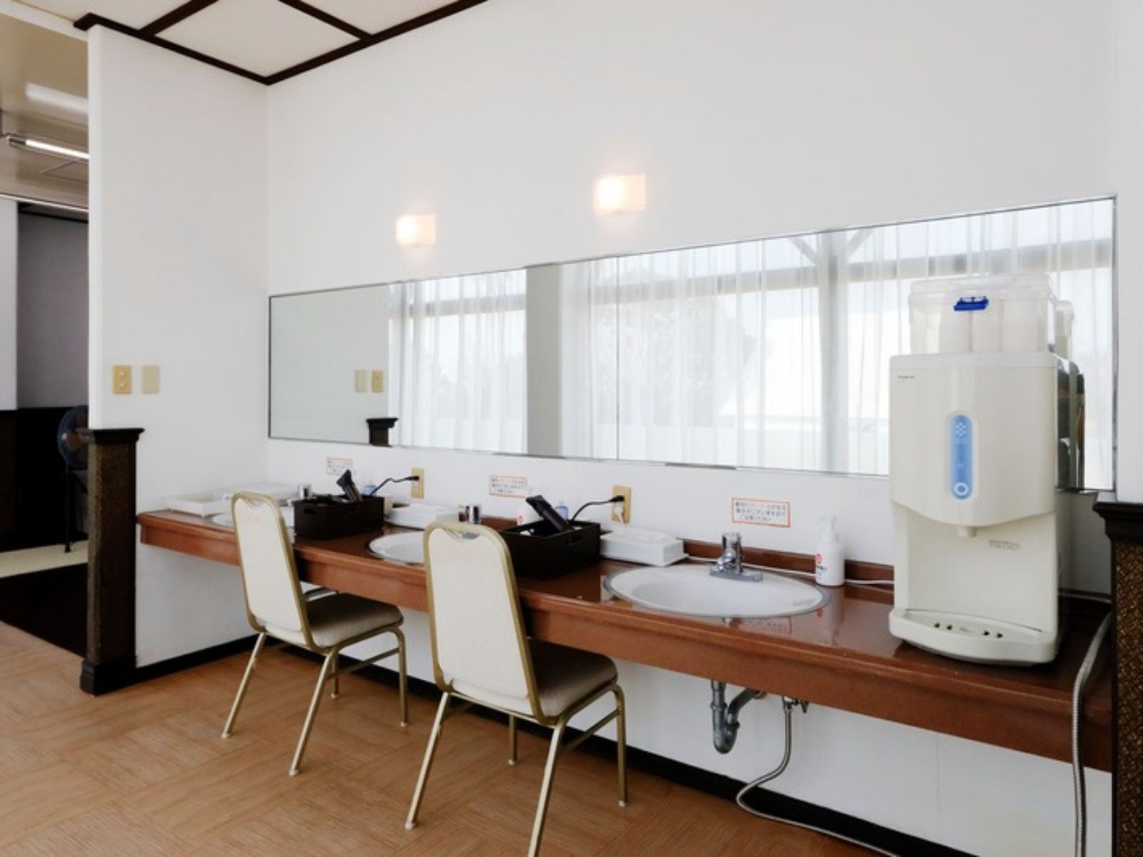 【男性用大浴場】清潔感あふれる空間です