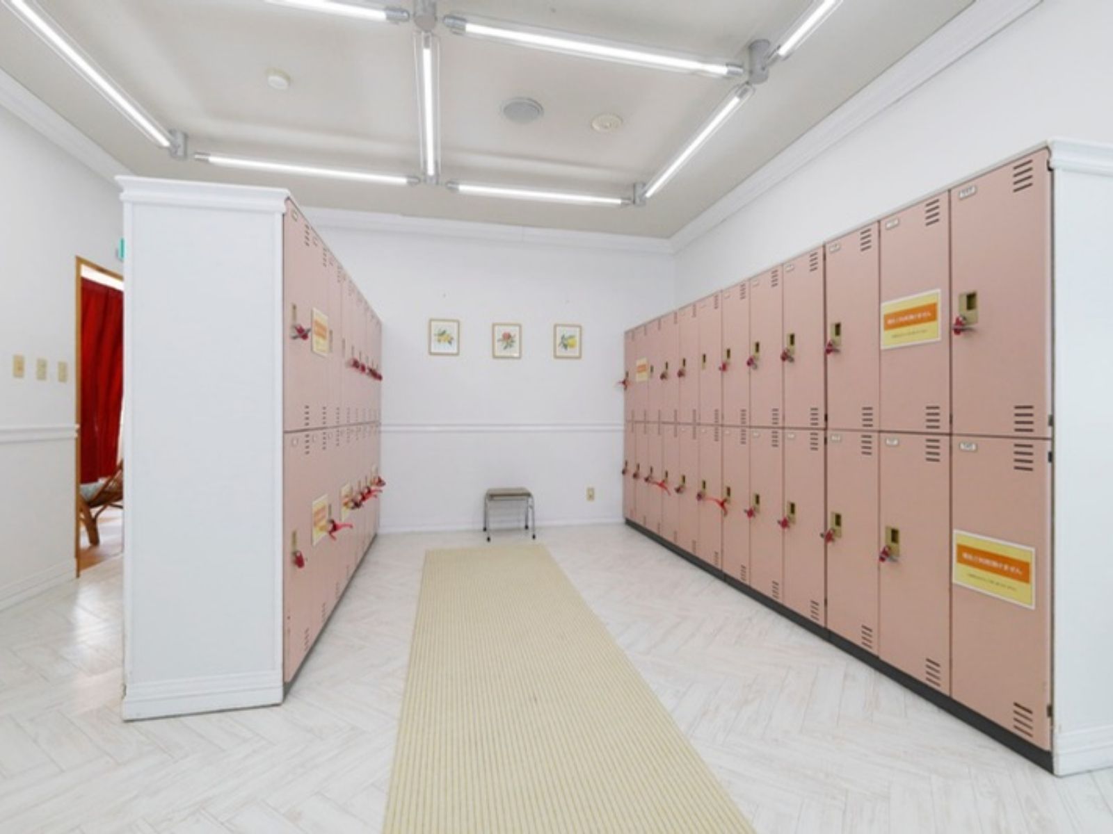 【女性用大浴場（クアハウス内）】安心の鍵付きロッカーです