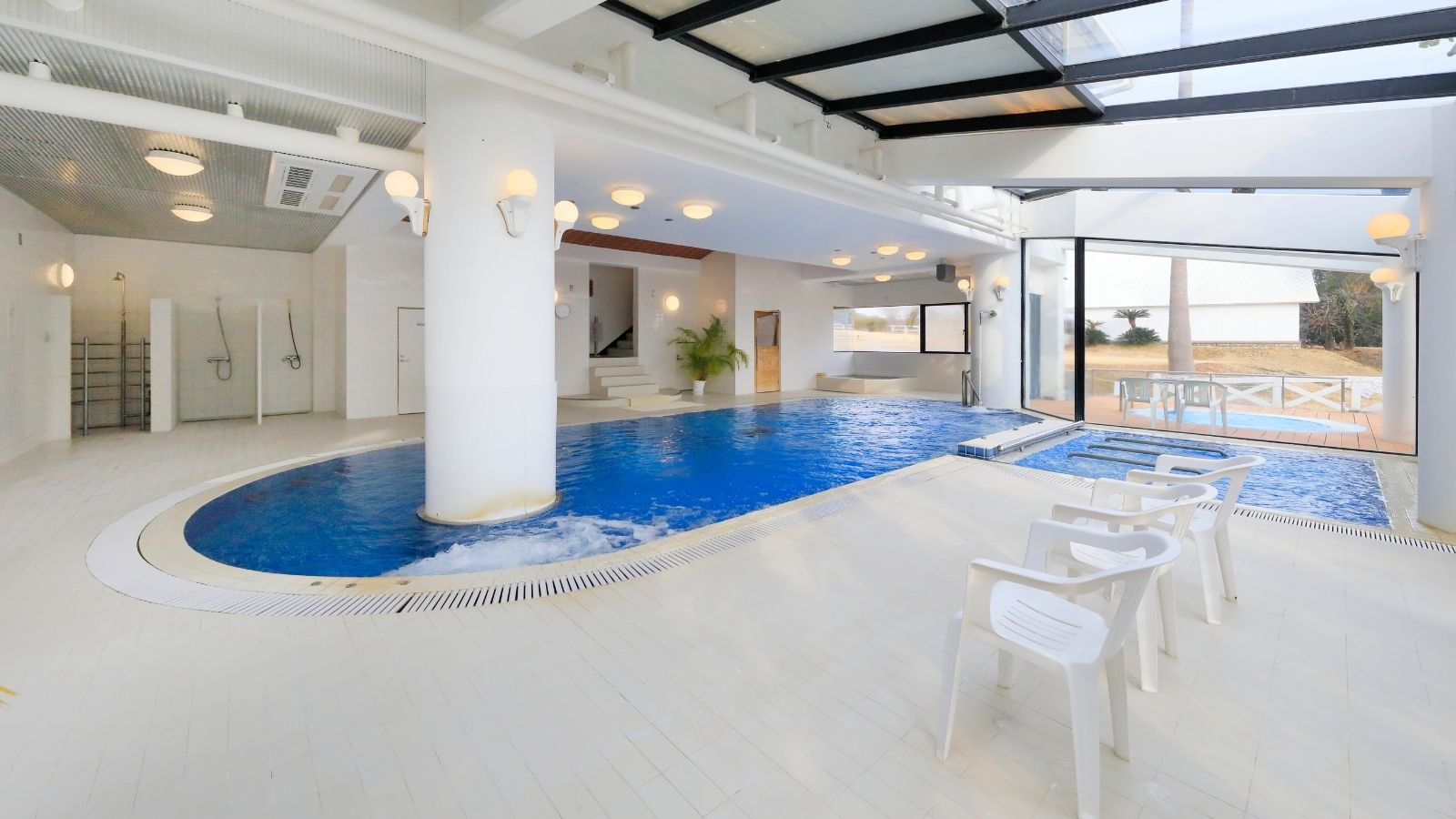 【屋内プール（クアハウス内）】屋内プールは年中ご利用いただけます！