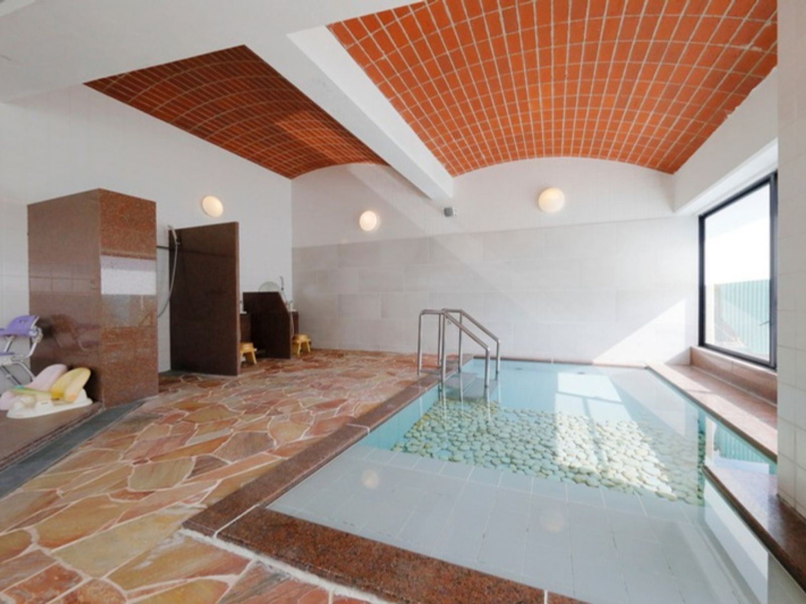 【女性用大浴場（クアハウス内）】旅の疲れを体の芯から癒してくれます